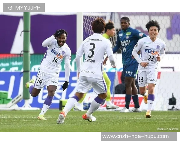 德岛漩涡与山口雷诺的激烈对决展现足球魅力与战术智慧